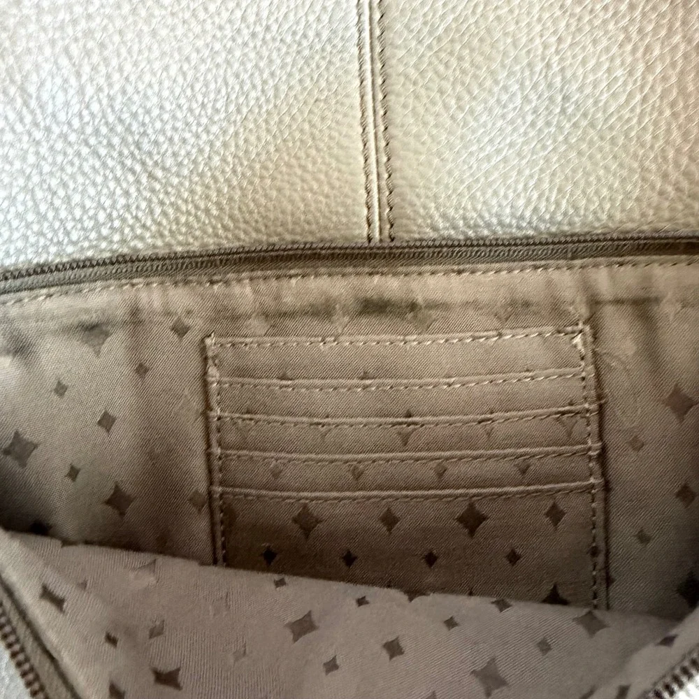 Fossil soft pebbled